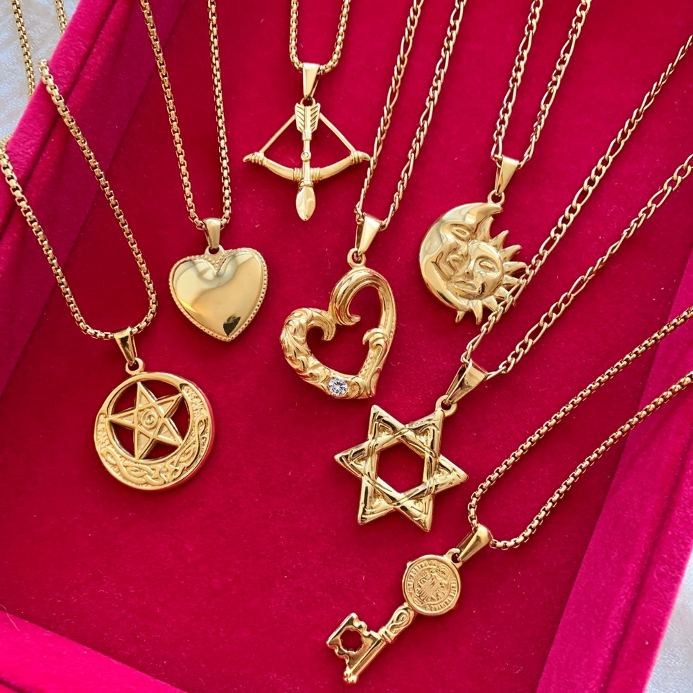 18k Gold Plated Glazed Heart Necklace - Picture 3 of 5
